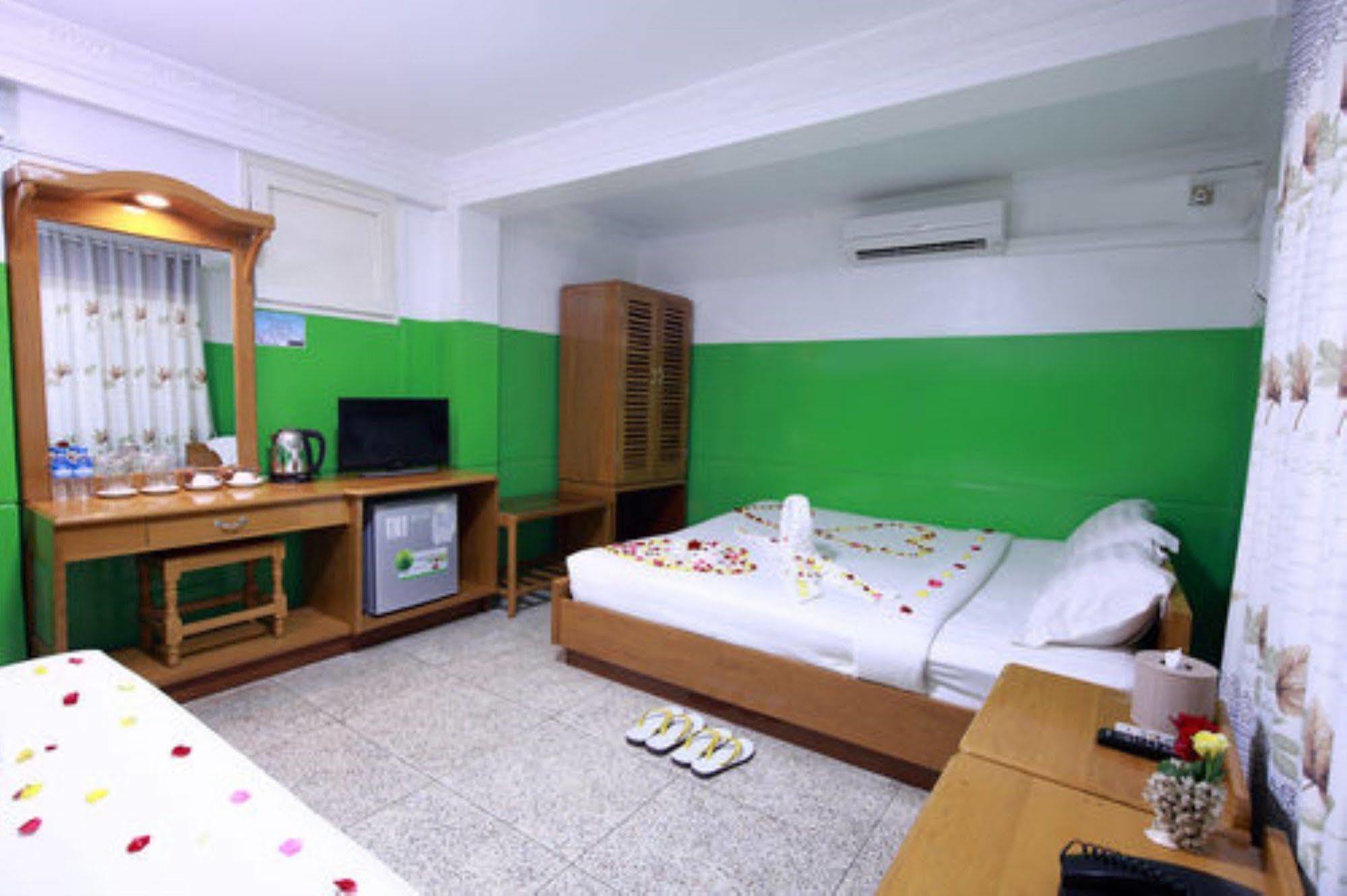 Hotel Venus Мандалай Экстерьер фото
